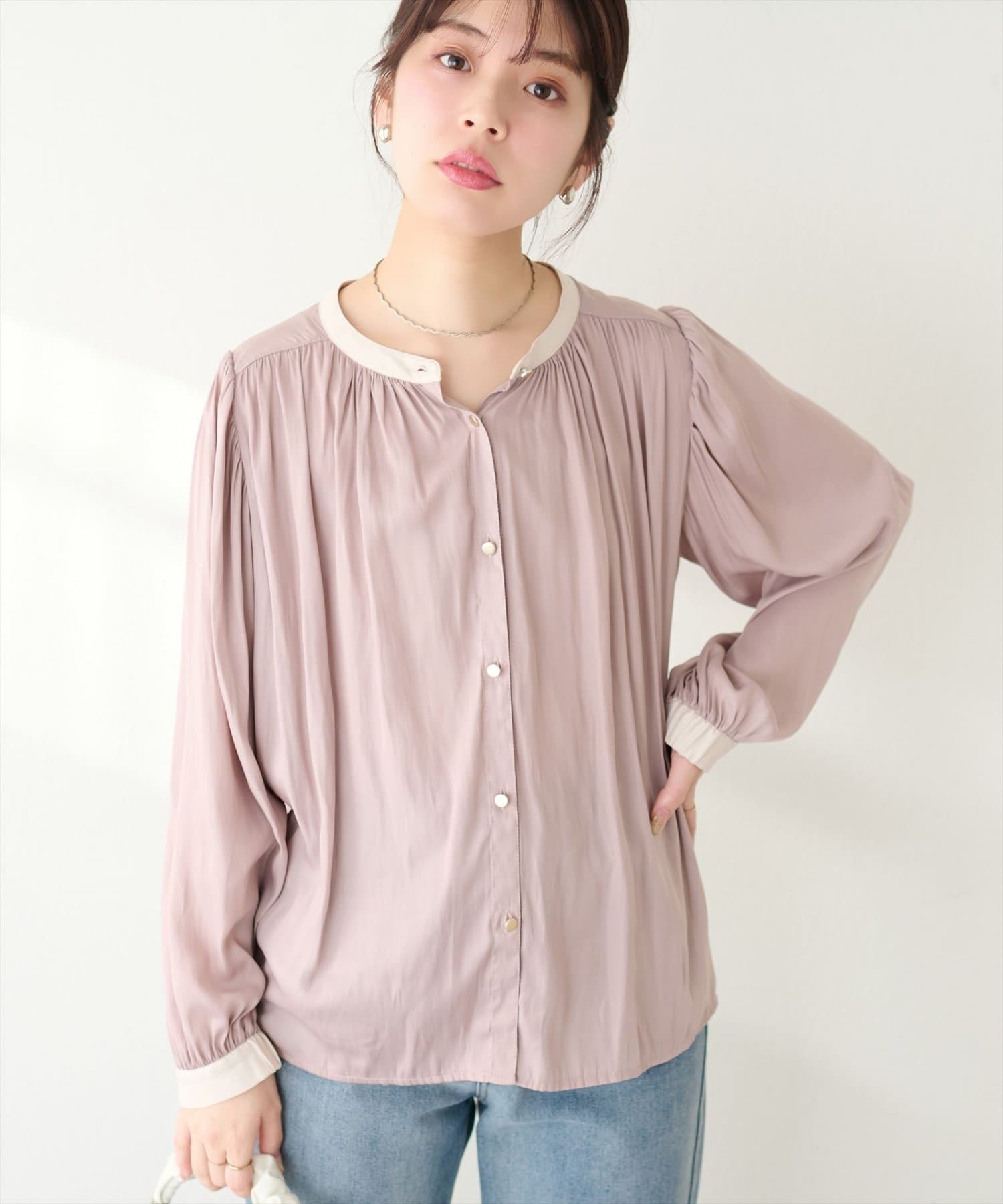 natural couture マット釦とろみサテンブラウス