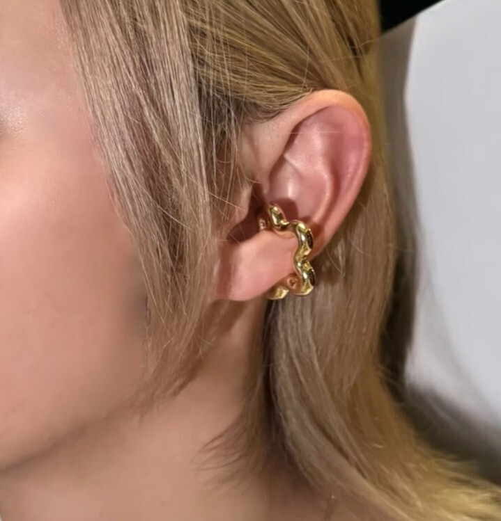 TIGRIS petal earcuff