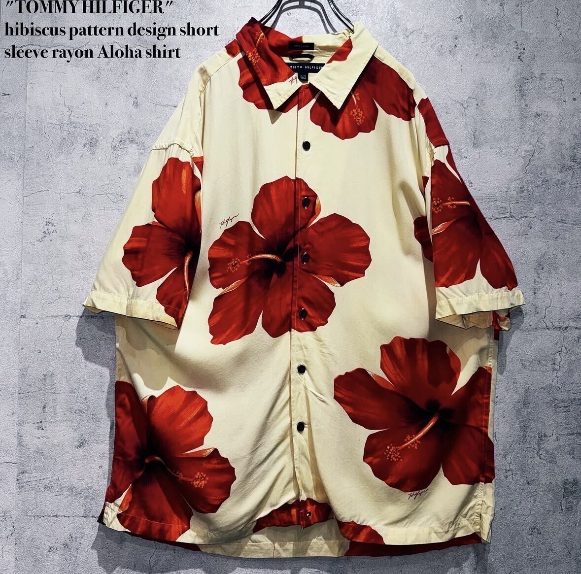 TOMMY HILFIGER hibiscus pattern design short sleeve rayon Aloha shirt
