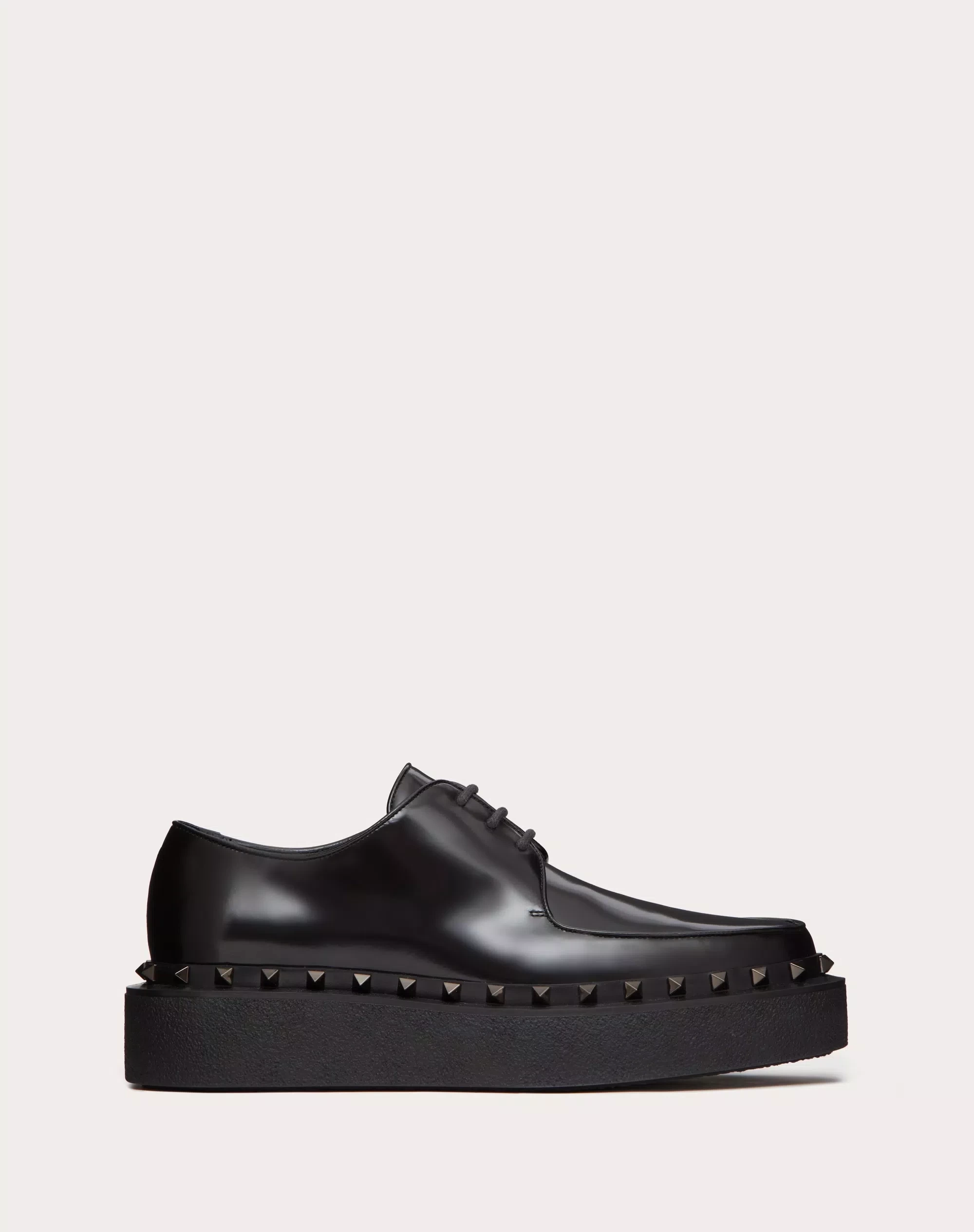 VALENTINO トーンオントーンのスタッズがあしらわれた M-WAY ロックスタッズ カーフスキン ダービーシューズ