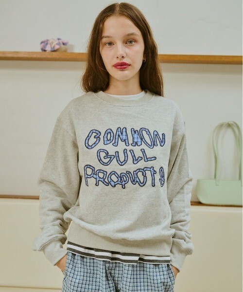 common gull products. ブランコに乗ったcommon gull products. sweat