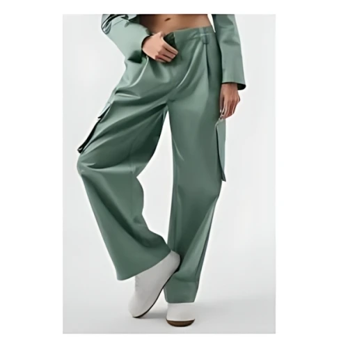 Alo Yoga HIGH-WAIST NIGHT OUT CARGO TROUSER