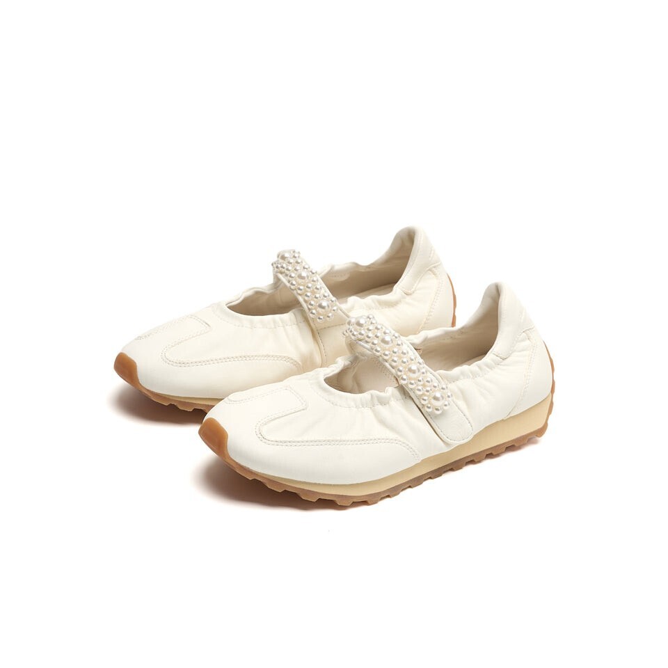 FOOT INDUSTRY PEARL MARY JANE RUNNER,ANTIQUE WHITE