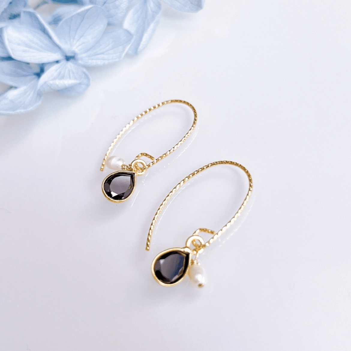 SAKURA jewelry SAKURA jewelry/48/ブラックスピネル×淡水パールの大人ブラックピアス/イヤリング