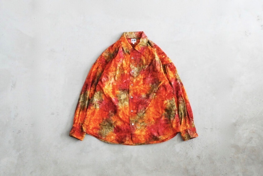 AiE “Painter shirt – abstract batik”