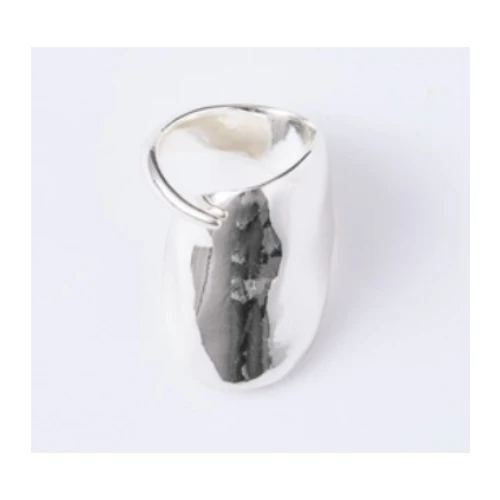 loni Benjamin asymmetry ring