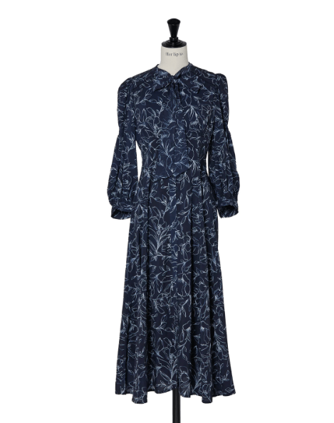 Her lip to La Brea Bow-Tie Dress