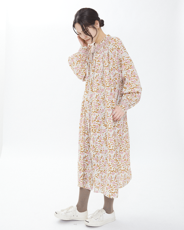 PRIVE MAISON LILOU+LILY リルアンドリリー ブロックプリントスモッキングワンピース ライトピンク