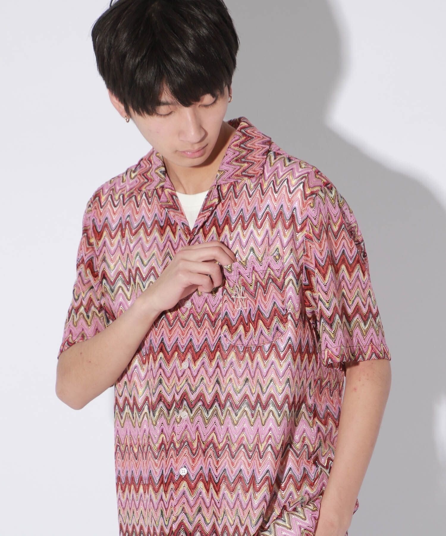 Anui 【UNISEX】エスニックレースロゴシャツ