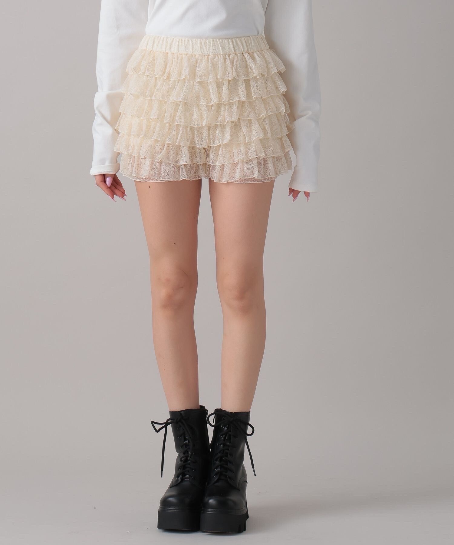 FOREVER21 レースフリルショートパンツ