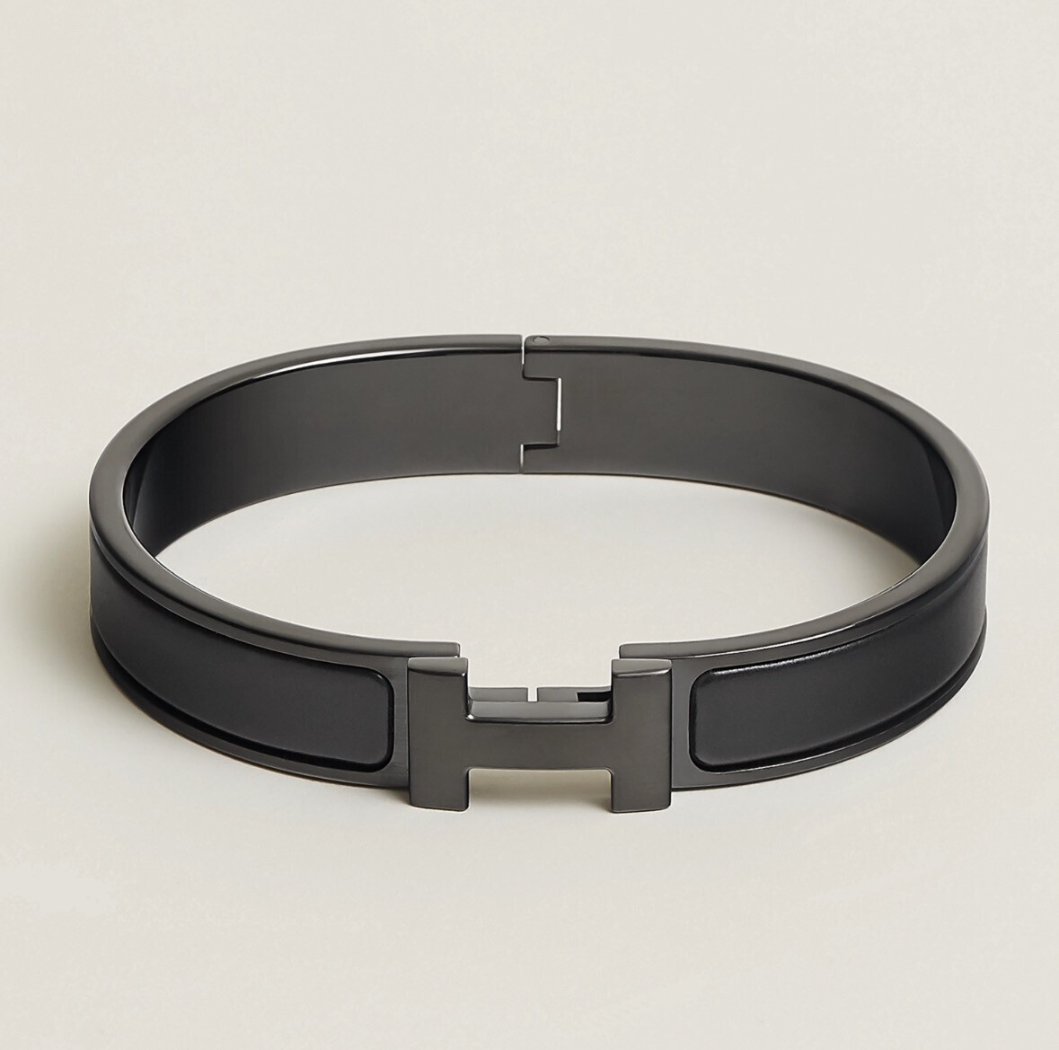 HERMES エナメルブレスレット 《クリックHH》 ソー・ブラック