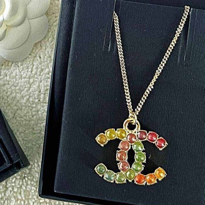 CHANEL ネックレス レインボーロゴ