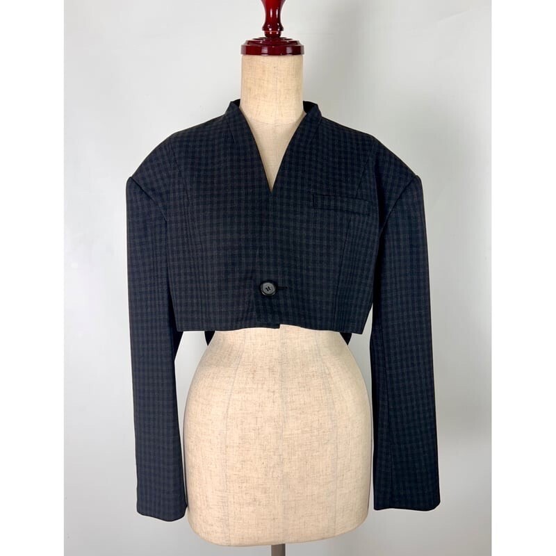 AOI WANAKA Cut off light short jacket