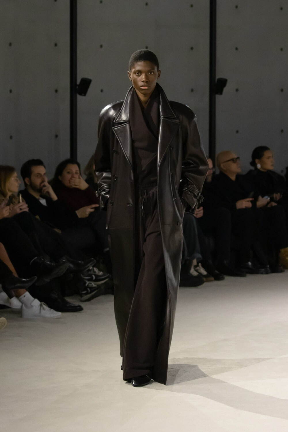SAINT LAURENT 2023年冬コレクション