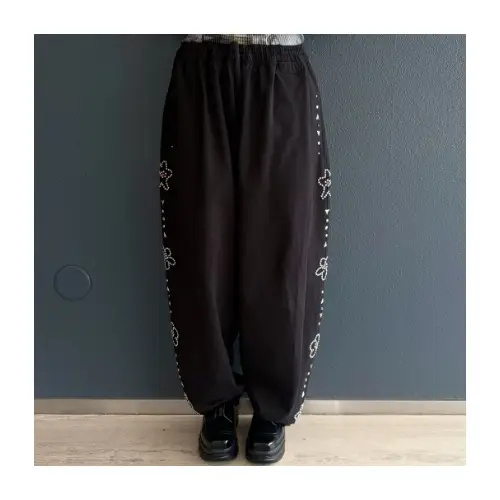 BODYSONG. EMBELLISHED FLORAL JOGGERS