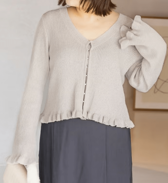 CLETTE ビジューボタンフリル使いニットカーディガン