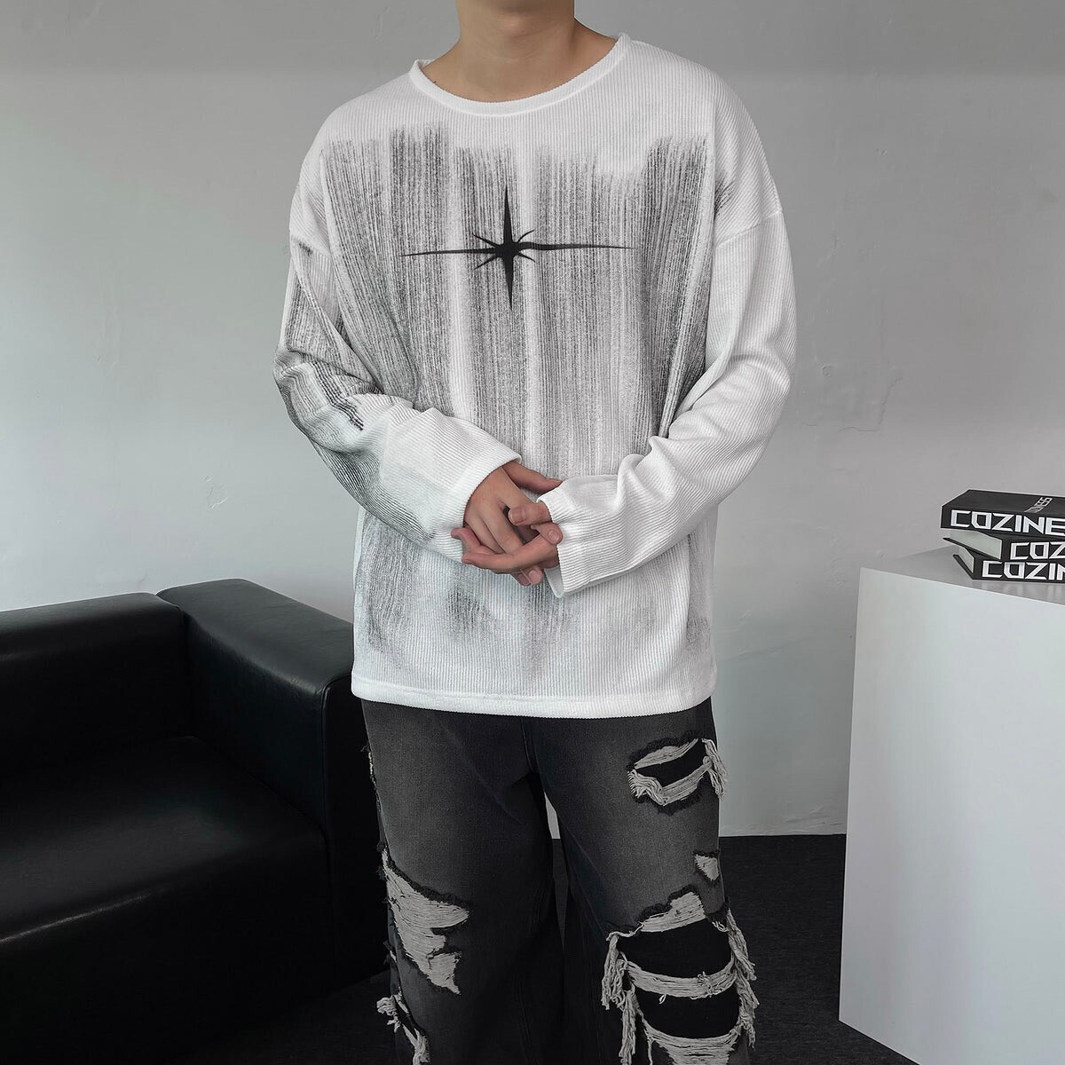 COZINESS 90's Dirty Painting Long-Sleeved T-Shirt