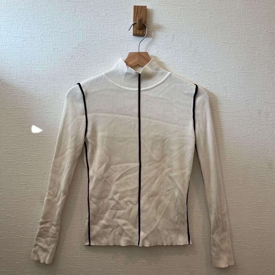 ZARA ハイネックリブニット　ライン入り