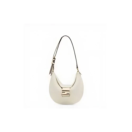 FENDI クロワッサンバッグ