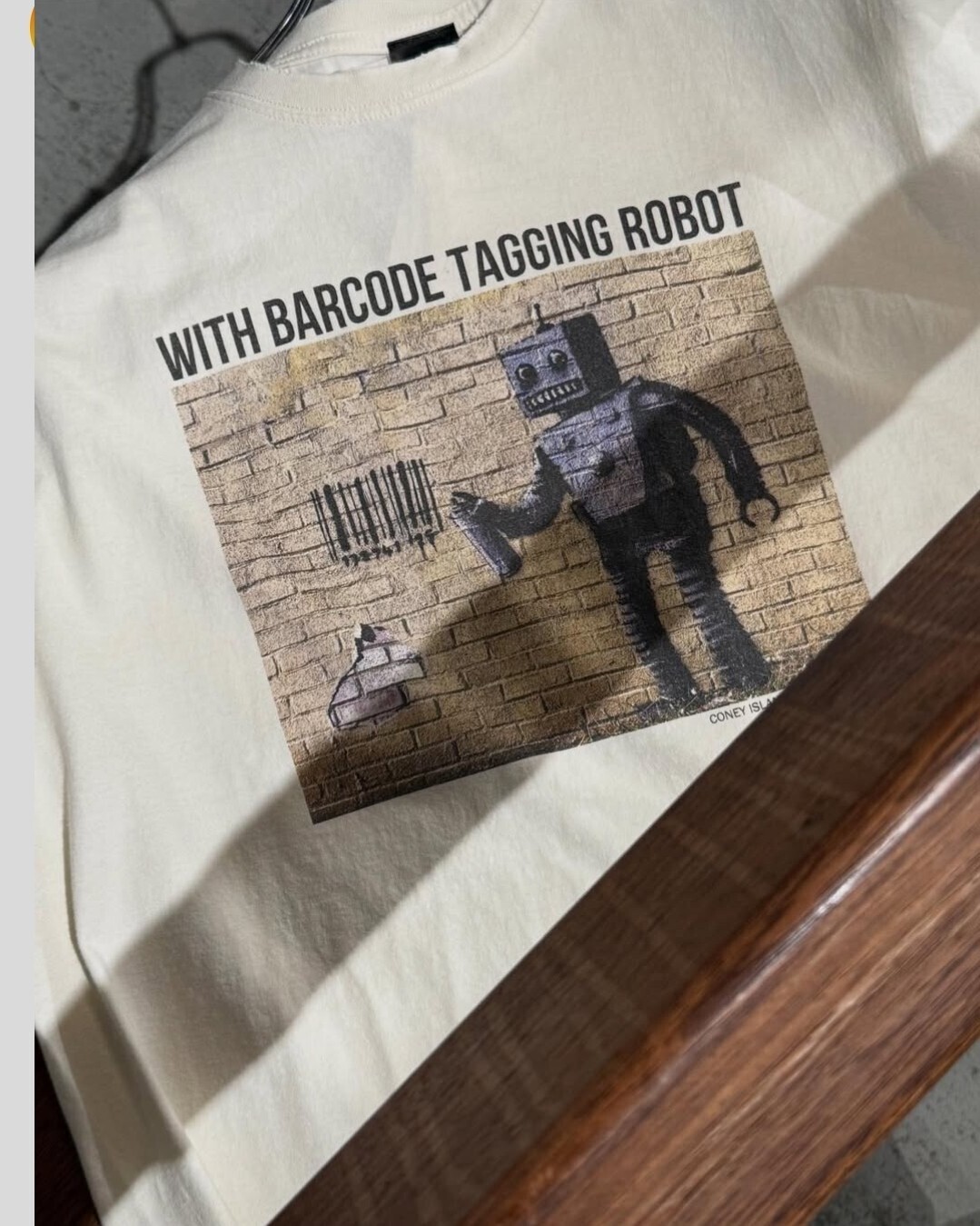 JOURNAL STANDARD Banksy Barcode Tagging Tshirt