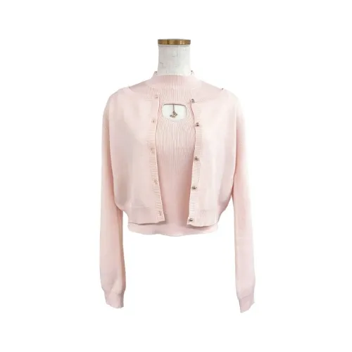 Rosé Muse Chest charm Ens. knit tops