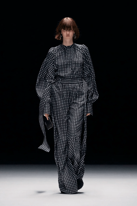 HYKE FD SQUARE PATTERN WIDE LEG PANTS