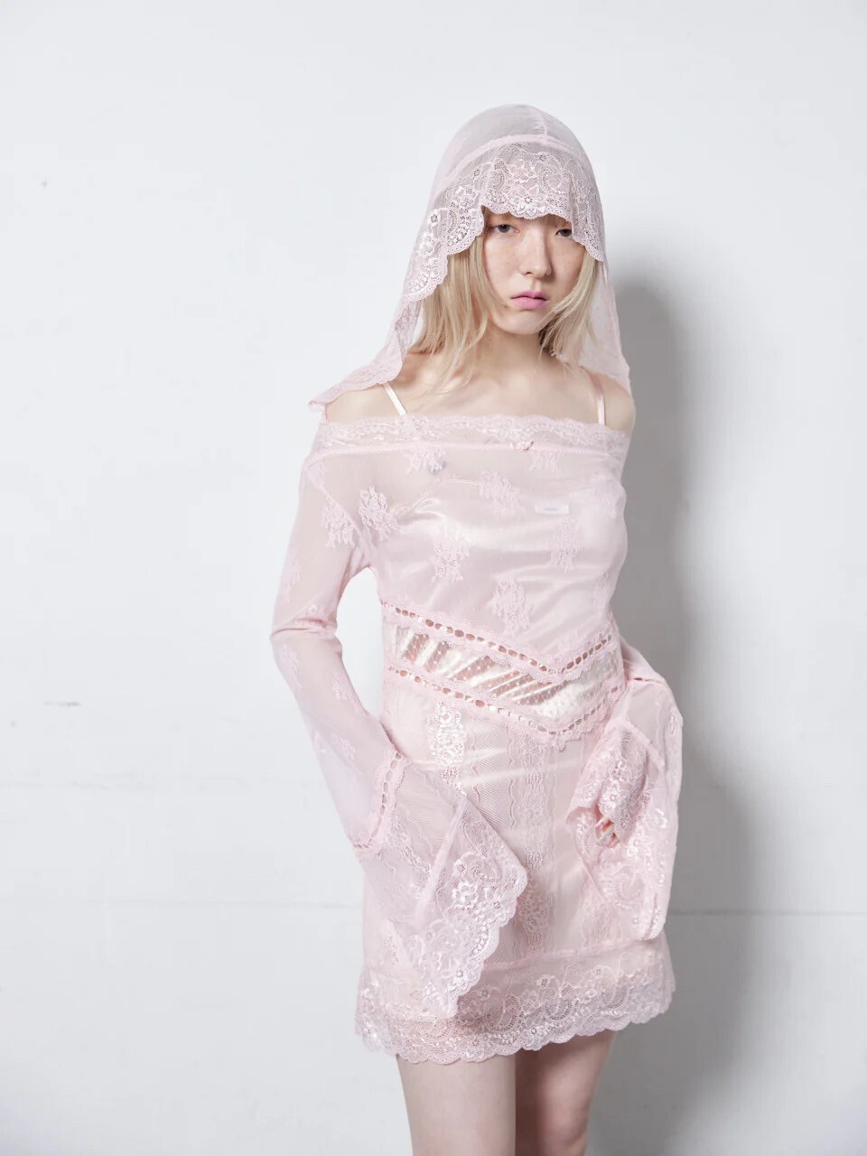 neith. Veil Off-shoulder Dress(Pink)