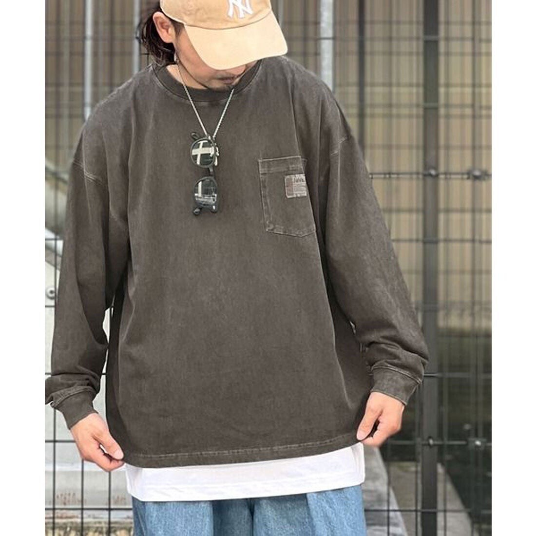 Classical Elf 《JaVaジャバ コラボ》綿100％ピグメント加工ポケット付きロングTee （チャコールグレー）