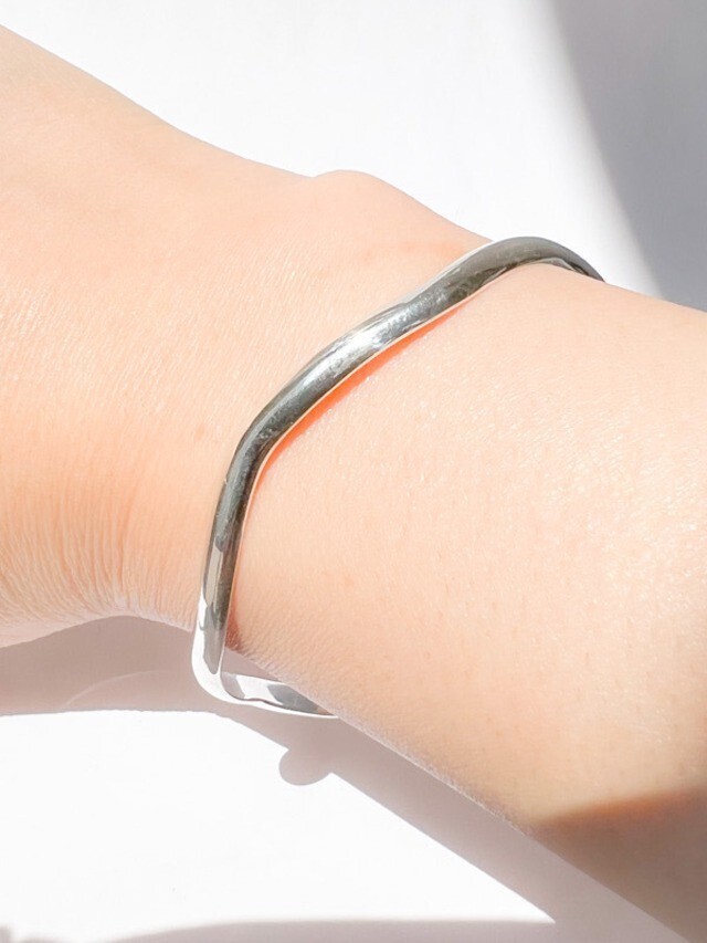 TOMOMI.S JEWELRY ウエーブバングル