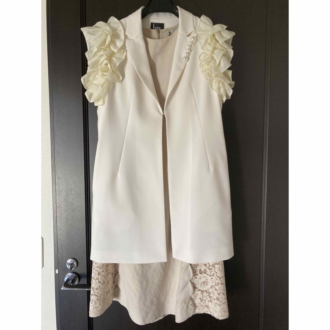hue DAY TO EVENING FRILL GILET