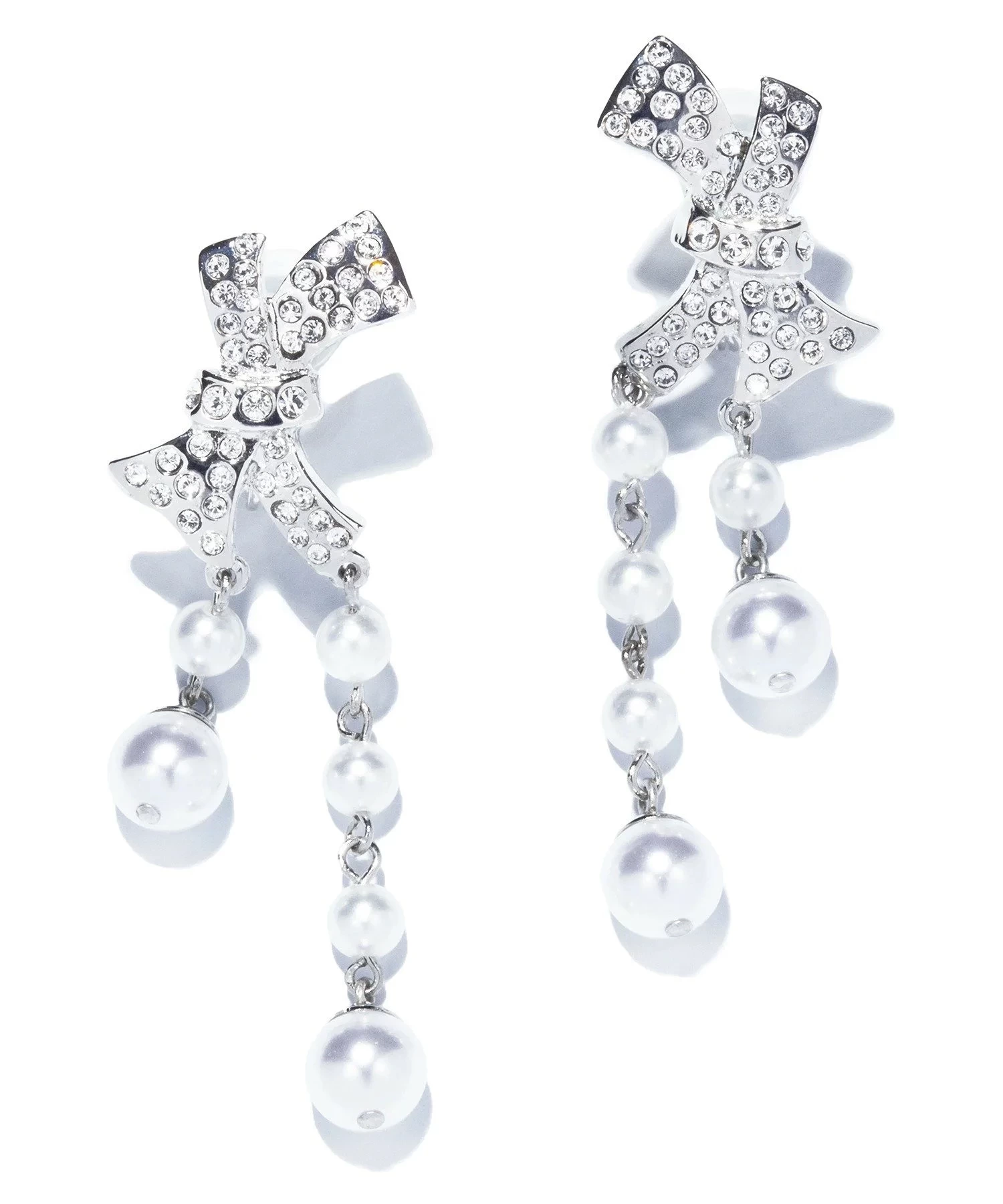 IRIS47 bow pearl earring BO70