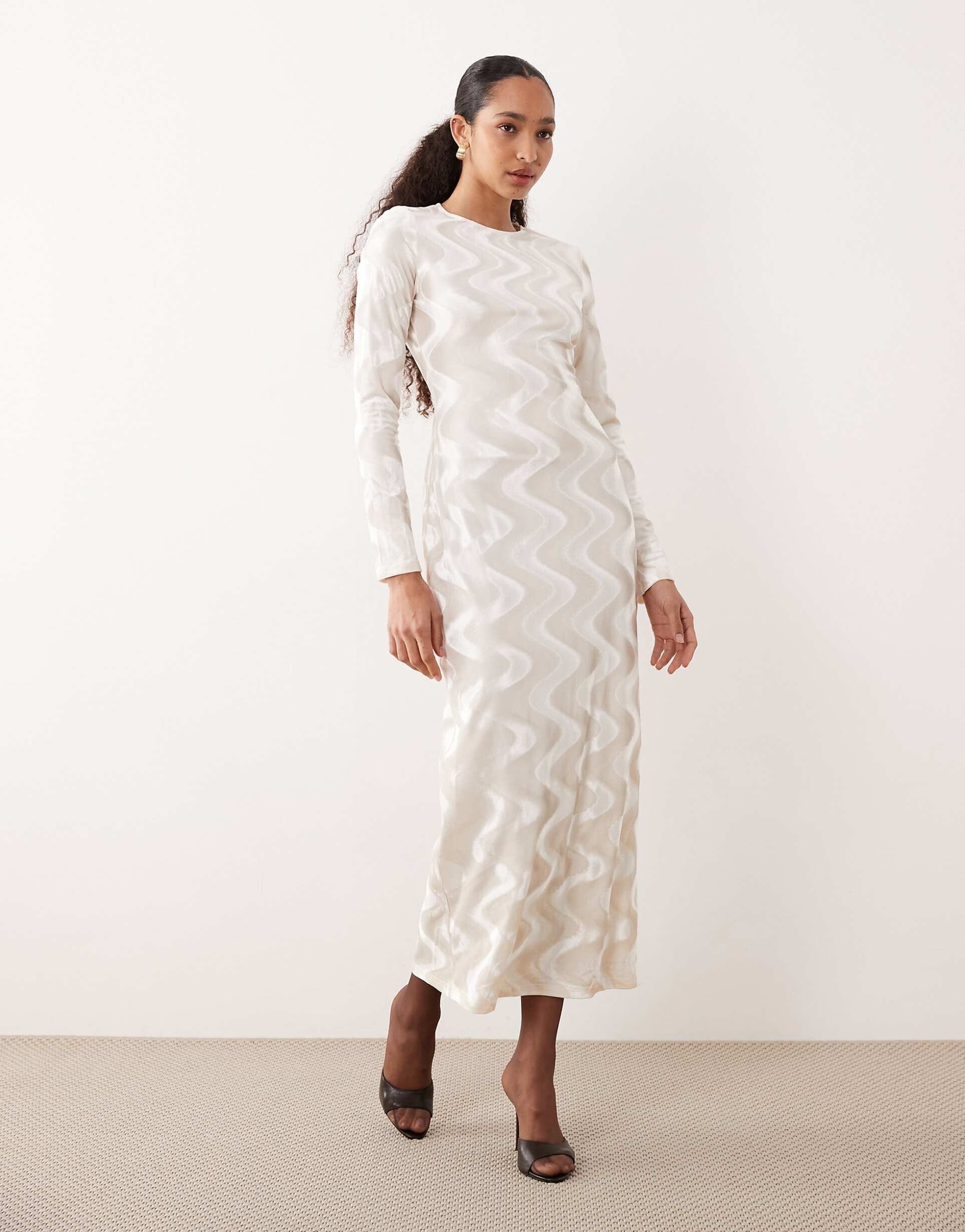 Ghospell Cecily velvet midaxi dress in cream