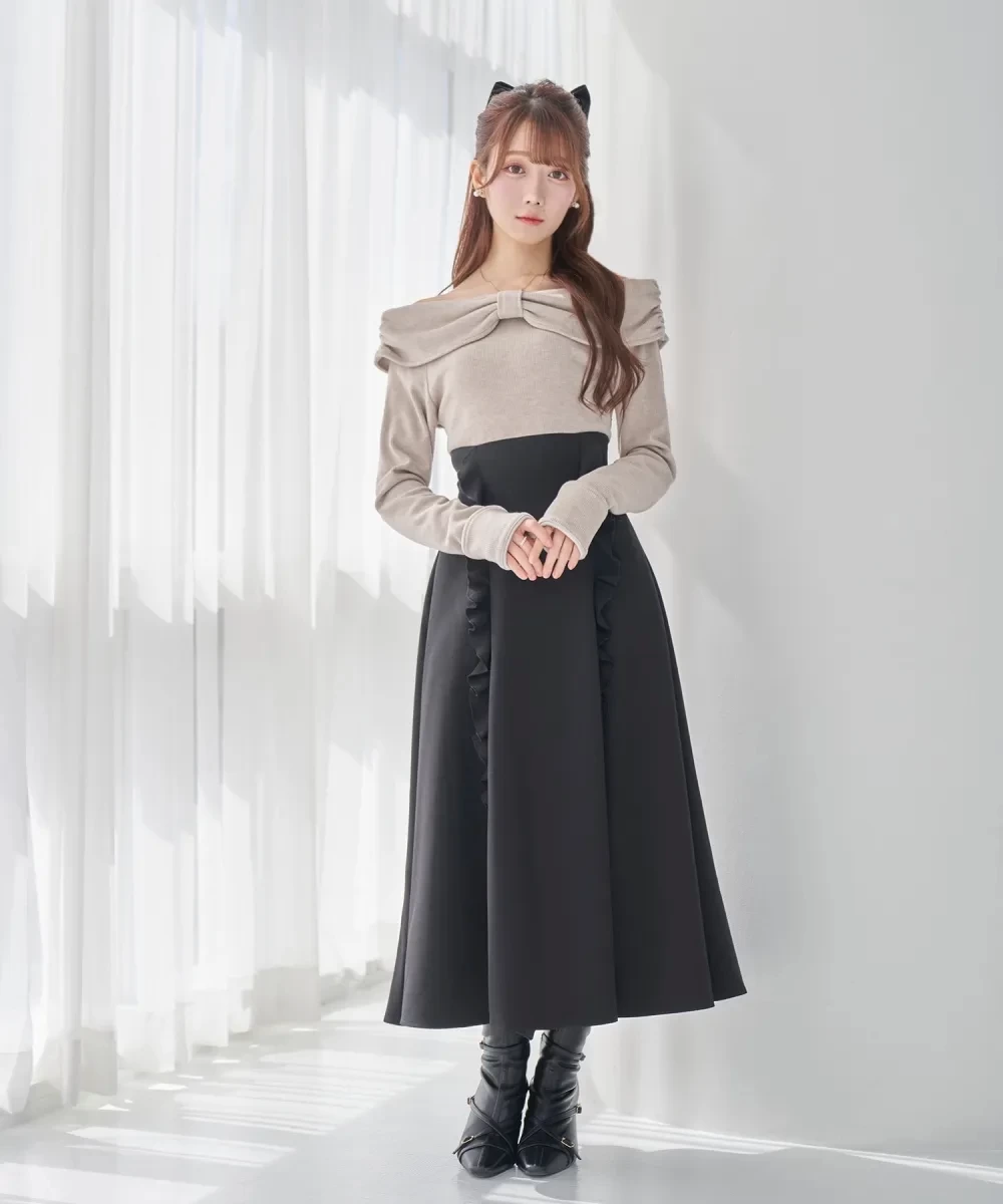 Rosé Muse decollete ribbon flared dress