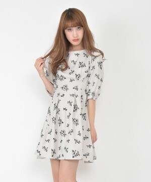 titty & Co. フロッキーフラワーワンピース