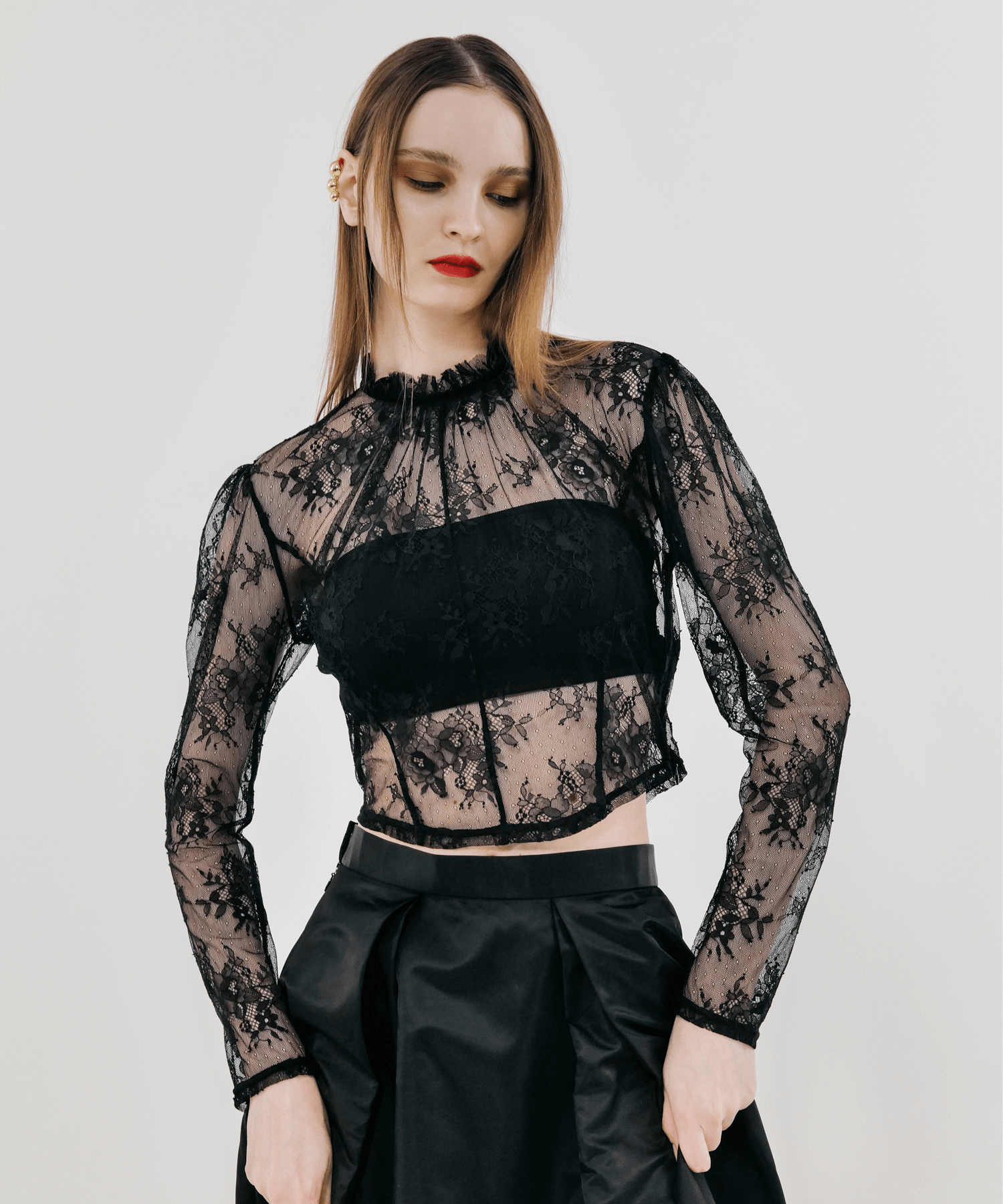 LAEMUSE LACE STAND NECK PULLOVER