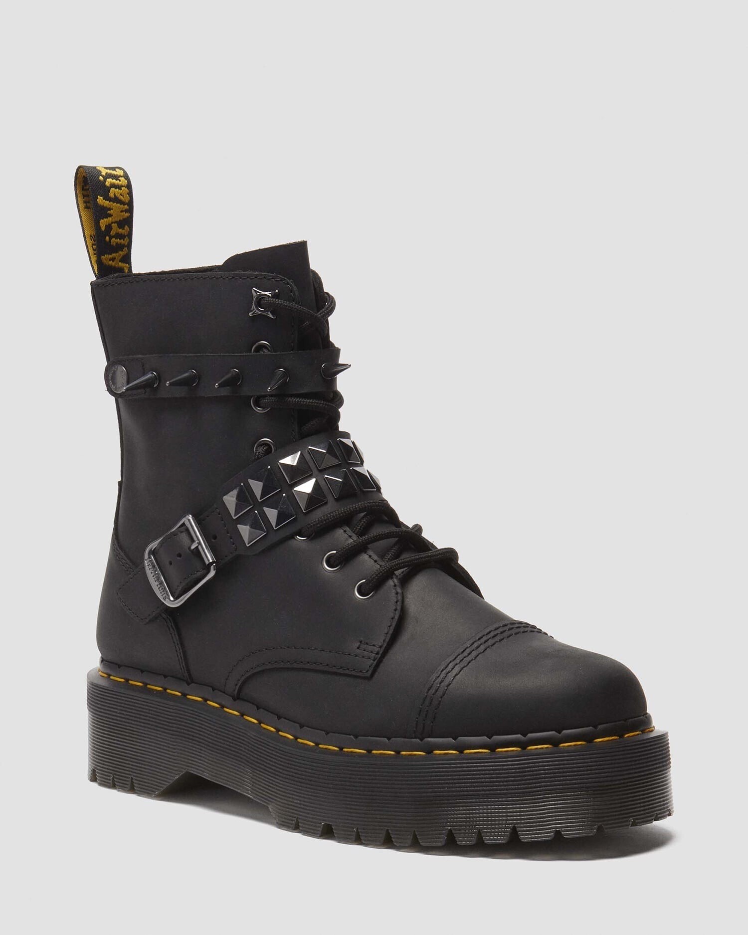 Dr. Martens ハードウェア クァッド 8 ホール ブーツ