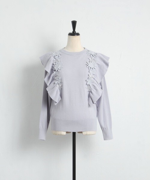 tocco フラワーレース付きサイドフリルニットプルオーバー
