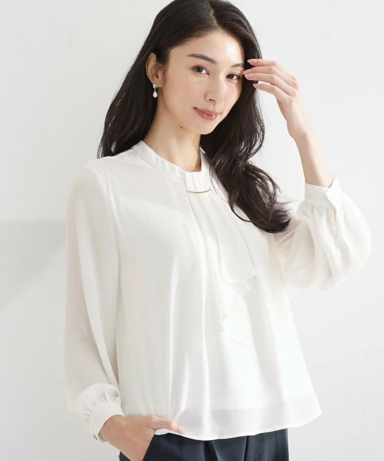 THE SHOP TK バー付きラッフルタイブラウス