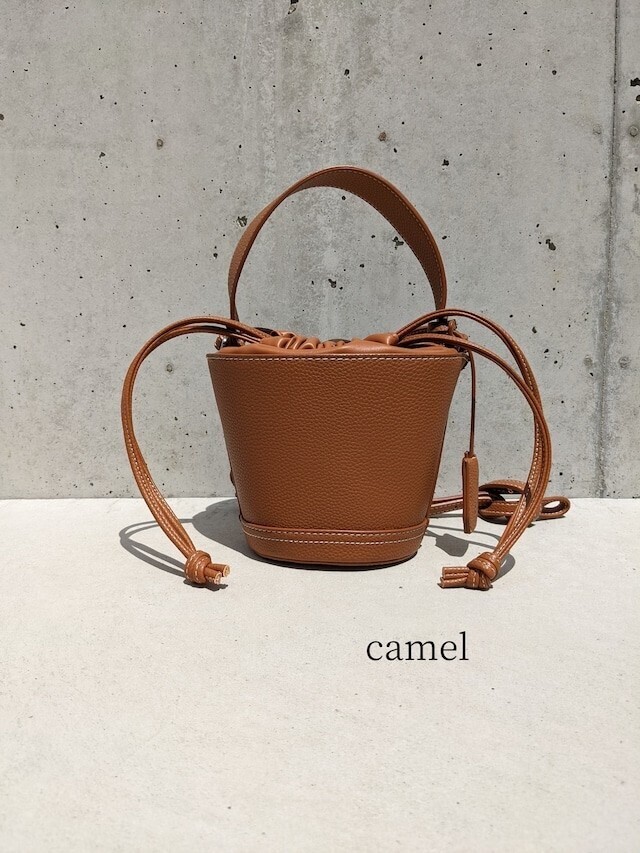 R88 pale bag【black、camel】