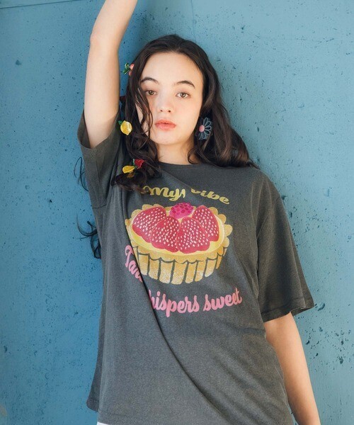 Three Four Time イチゴタルト柄Tシャツ