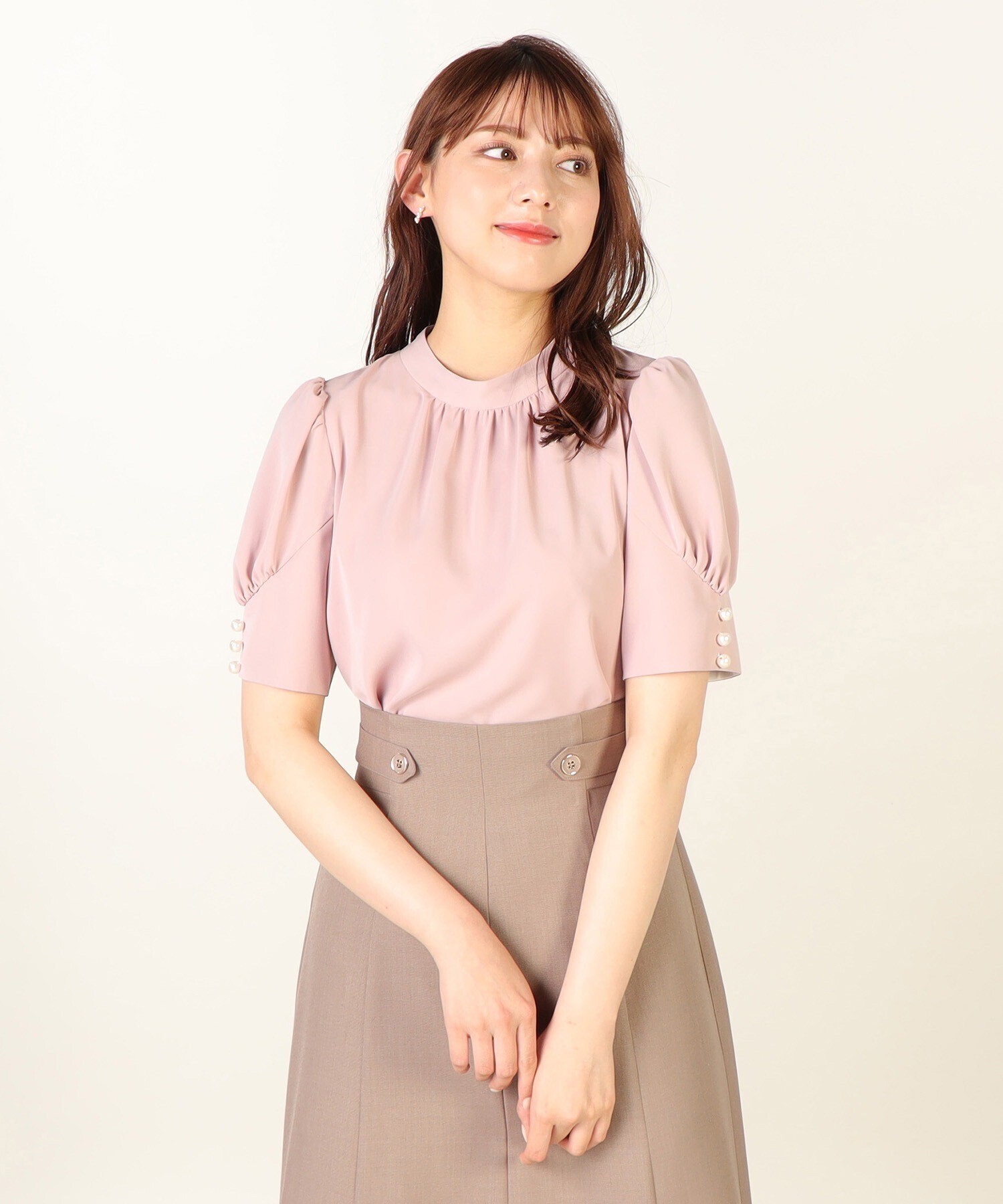 LAISSE PASSE パールボタンスタンドカラーブラウス