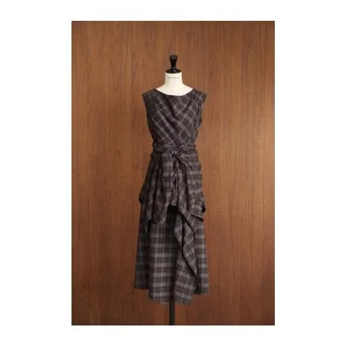 Her lip to Urban Check Ensemble