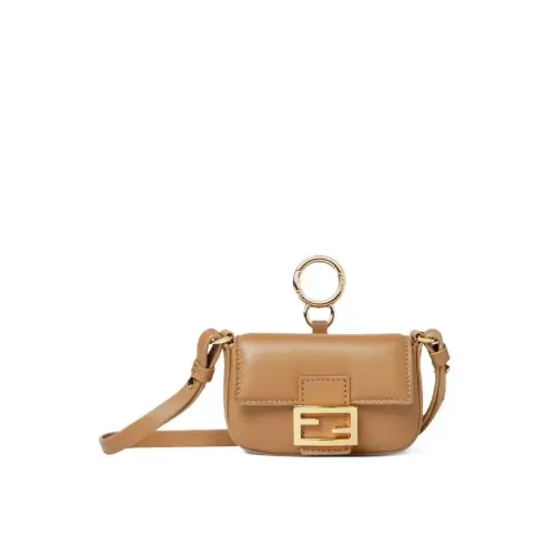 FENDI ショルダーバッグ ナノ チャーム