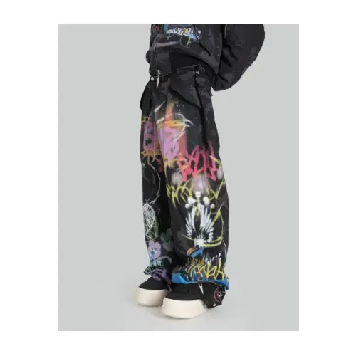 SANKUANZ BUMPY GRAFFITI PRINT CAMOUFLAGE CARGO PANTS