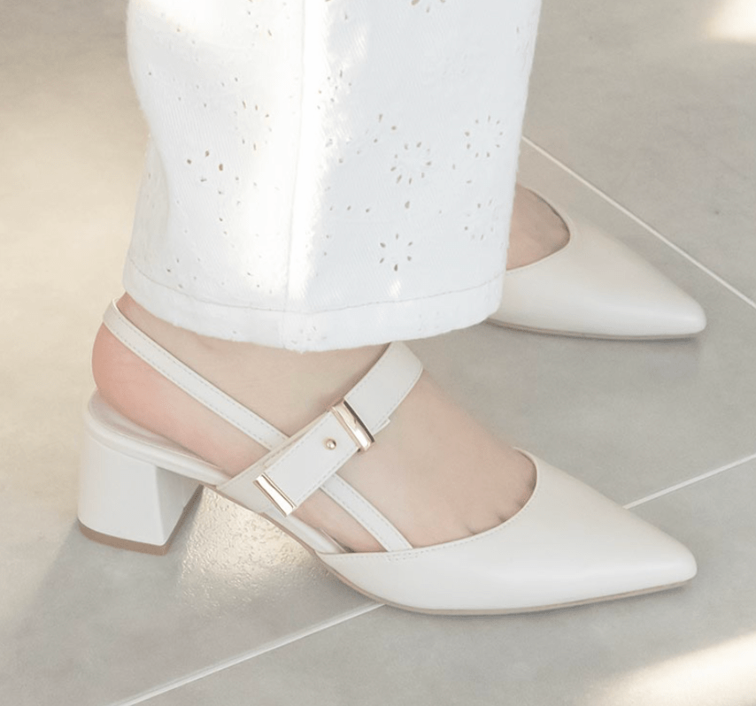RANDA ゴールドパーツバックストラップパンプス