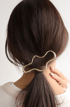 Three Four Time クモフレームヘアピン