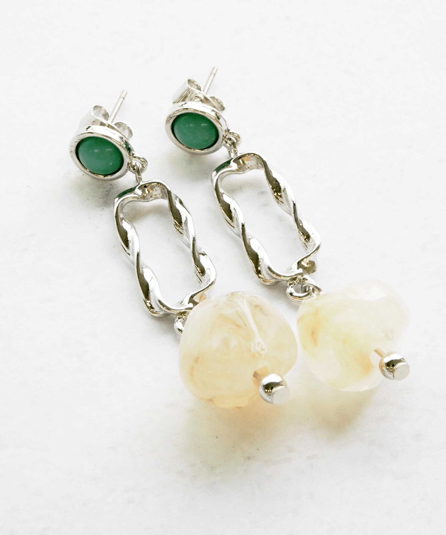 VATSURICA 【m-274P①】カラーアクリルメタルピアス