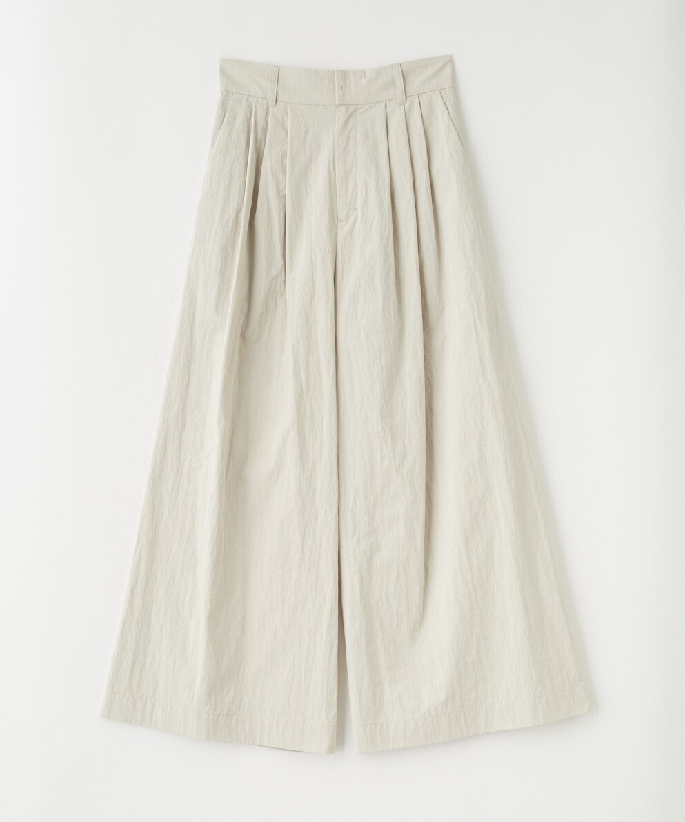 Stola. タック入りボリュームパンツ