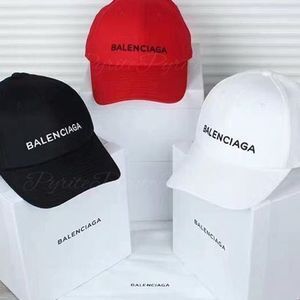 BALENCIAGA ベースボールキャップ