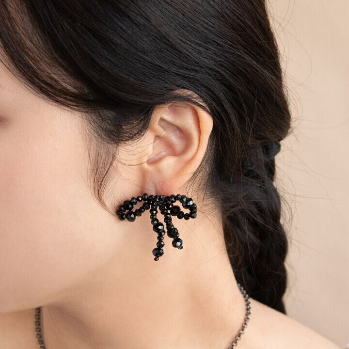 Osewaya beads accessory